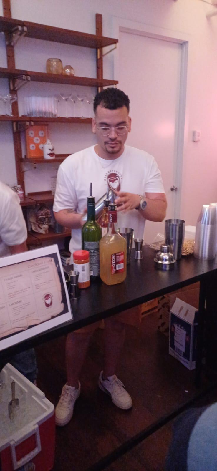 Mess Beverages cocktail moment